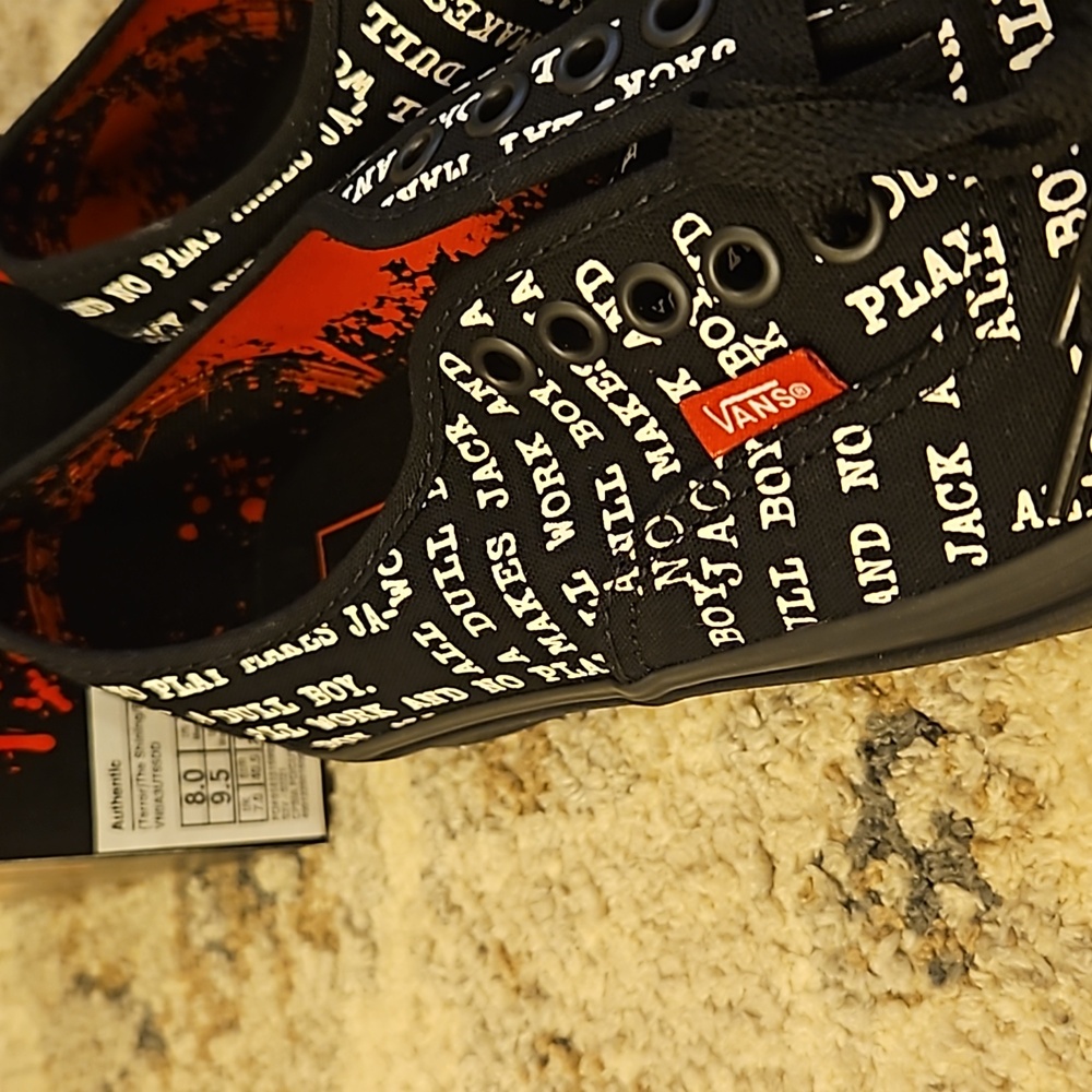 The "shining" house of terror edition vans - Picture 4 of 4